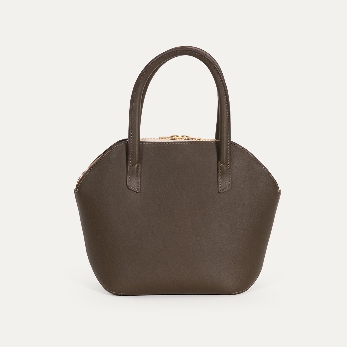 Petit sac en cuir de veau Pecten Pico Essentiel INER kaki, vue de face