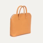 Porte-documents Interval INER en cuir de veau gold, vue trois-quarts