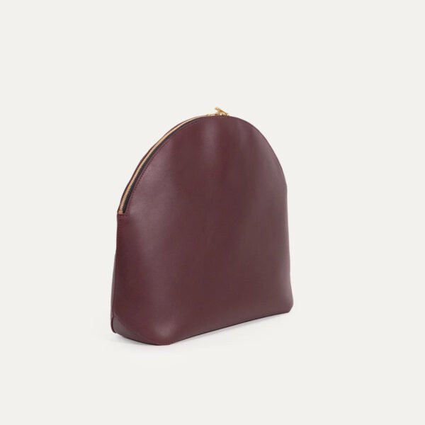 Pochette en cuir Bonbonnière lie de vin, vue trois-quarts