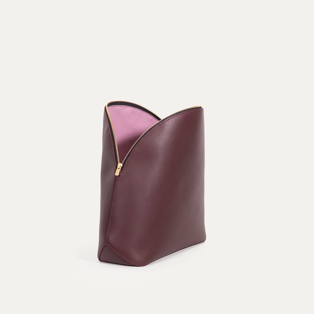 Pochette en cuir Bonbonnière lie de vin, vue trois-quarts