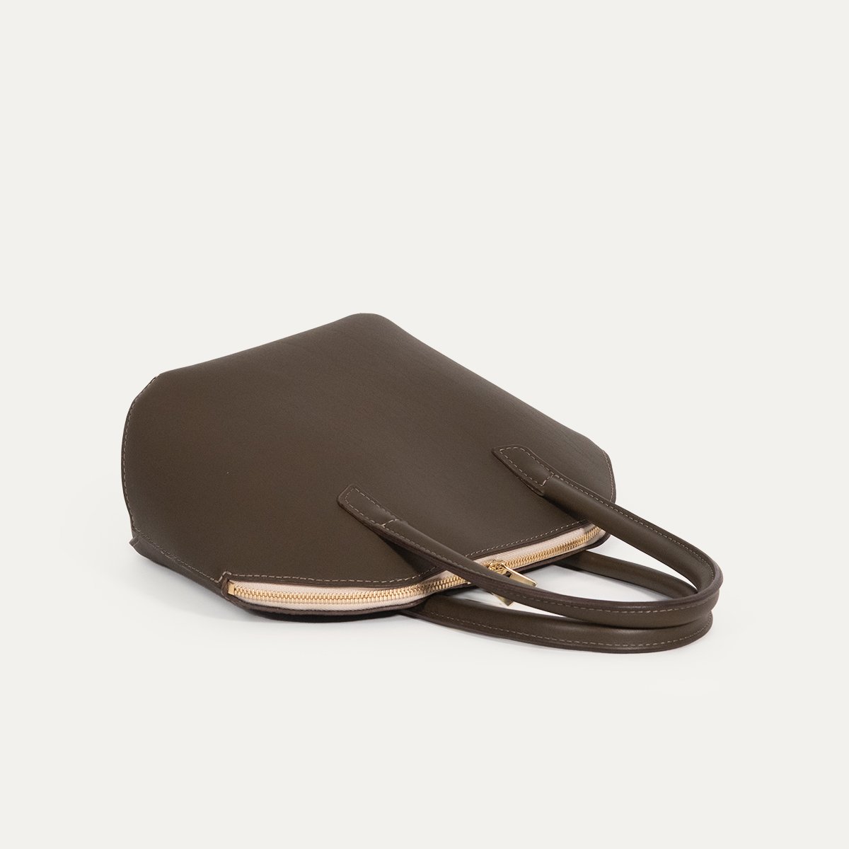 Pecten Pico Essentiel INER en cuir de veau kaki couché