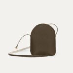 Sac bandoulière en cuir de veau Liminal Bandoulière Ajustable INER kaki, vue de face